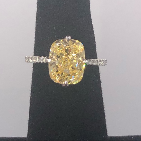 2.5ct Canary Radiant Cut Ring - Picture 12 of 17